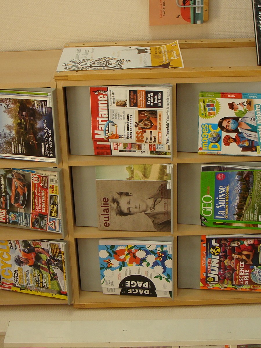 Livre de la bibliothèque de Saint-Erme-Outre et Ramecourt 02