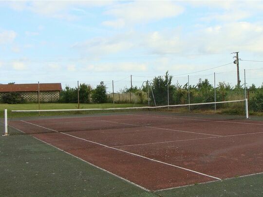 terrain de tennis de Ramecourt à Saint-Erme-Outre et Ramecourt 02  Aisne